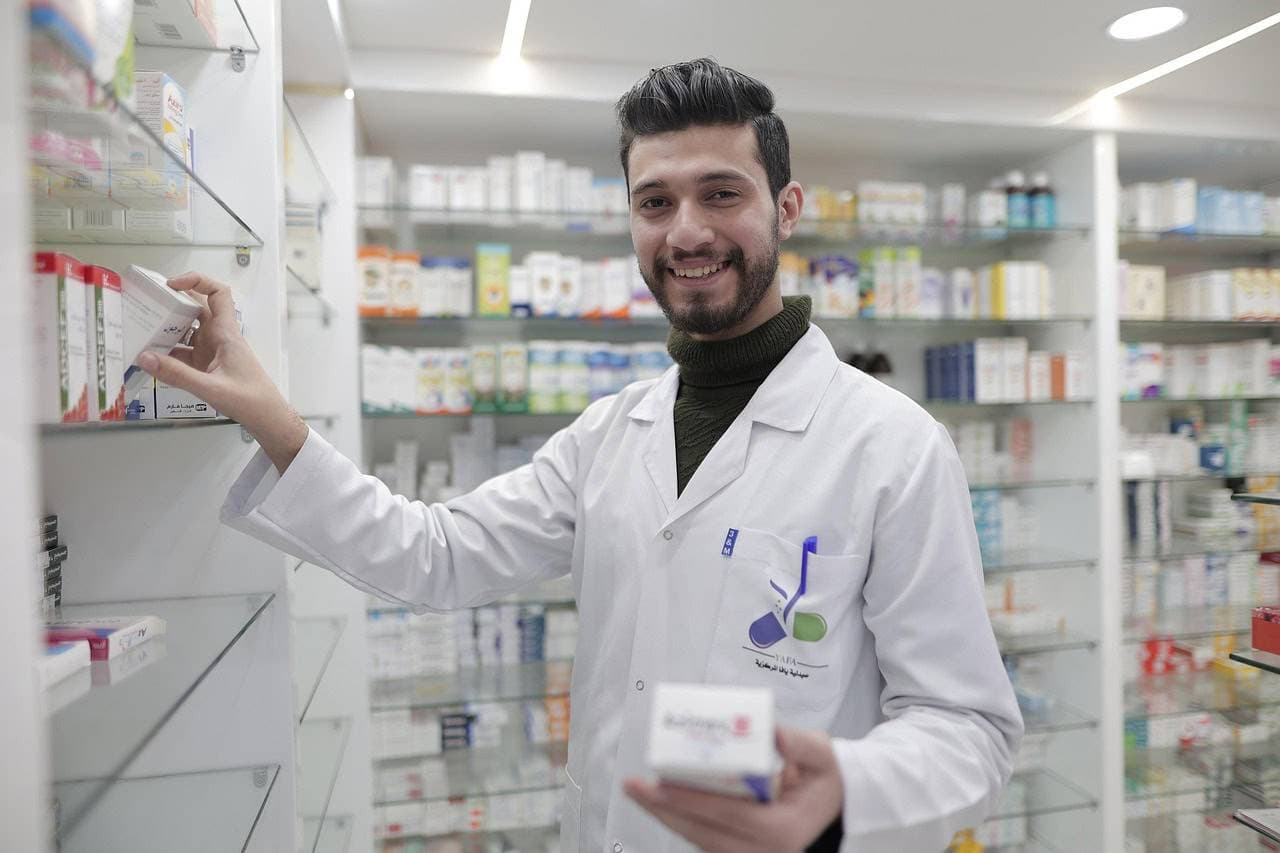 Vous pouvez présenter votre carte de tiers payant en pharmacie pour éviter d'avoir à avancer des frais.